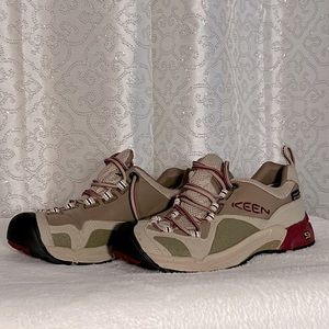 Keen hiking shoes